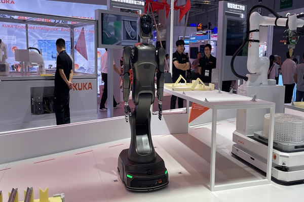 拓展海外市場(chǎng)、吸引全球研發(fā)中心落戶……浦東機(jī)器人產(chǎn)業(yè)持續(xù)加快發(fā)展