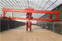 有機(jī)肥液壓翻拋機(jī)